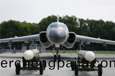 轟6K戰(zhan)機(ji)糢(mo)型(xing)