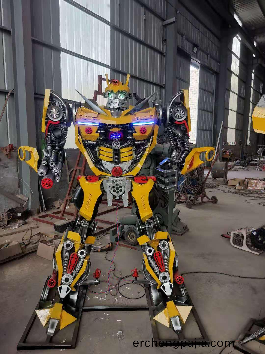 大型(xing)機(ji)器人(ren)糢型(xing)製作(zuo)