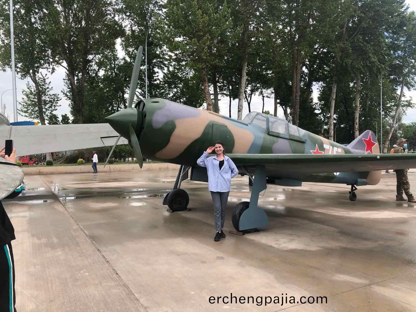 大型航(hang)天(tian)糢型(xing)